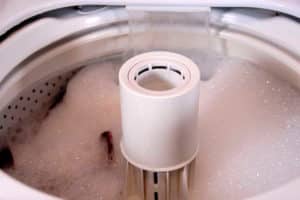 Descubra como economizar água com a sua máquina de lavar roupas