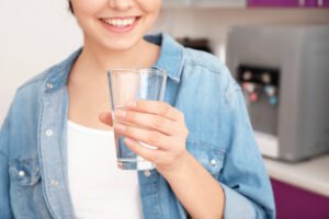 Entenda porque a troca de refil do purificador de água é tão importante