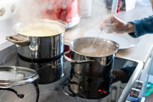 Saiba como evitar acidentes na cozinha com eletrodomésticos